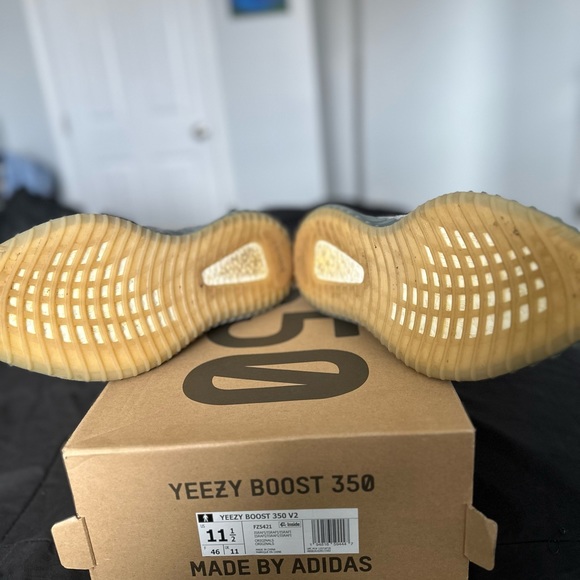 Yeezy 350 boost israfil green and tan - Picture 4 of 5